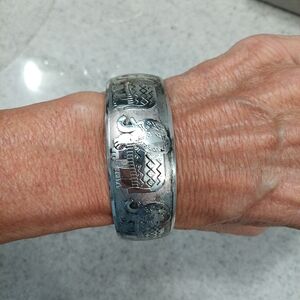 Silver Elephant Patterned Bracelet